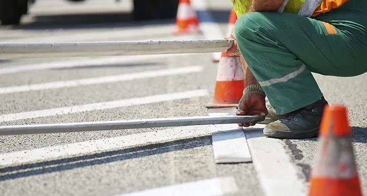 Señalización y demarcación vial profesional en Chile — Vector Vial